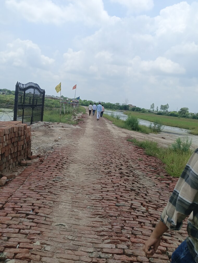 undefined, nh 19  150 Sq.Yd. Plot In Nh 19 Vrindavan 9043307