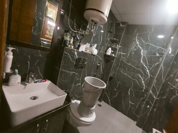 Attached Bathroom in 2 BHK Apartment at Ansal Sushant Apartments, Sushant Lok I – for Rent