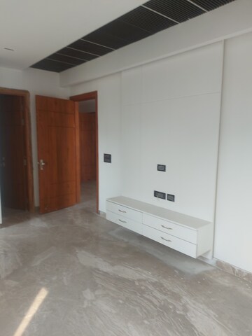 Room in 2 BHK Apartment at Hero Homes Palatial, Sector 104 – for Rent