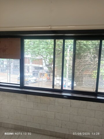 Room in 2 BHK Apartment at Andheri East – for Rent