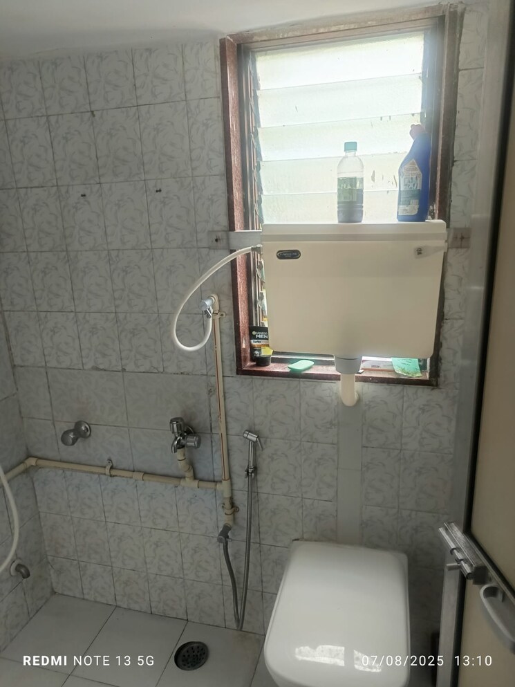 Attached Bathroom, andheri east 2 Bedroom 850 Sq.Ft. Apartment In Andheri East Mumbai 9043343