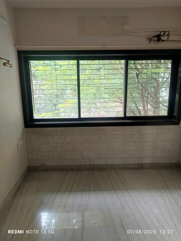 Room in 2 BHK Apartment at Andheri East – for Rent