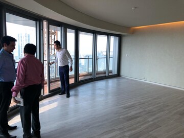 Room in 3 BHK Apartment at Lodha World One, Worli – for Rent