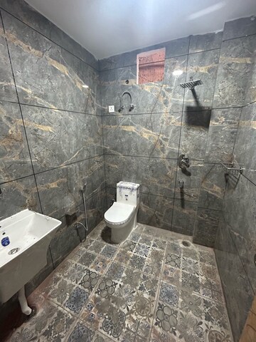 Bathroom in 1 BHK Apartment at Sarita Vihar – for Rent
