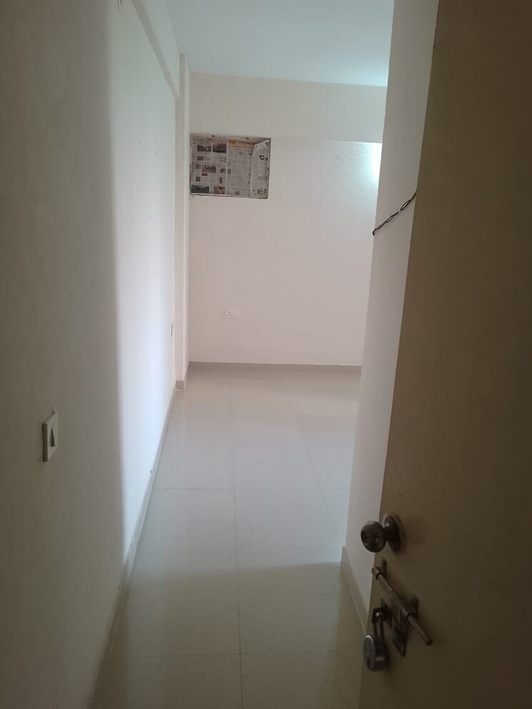 Bathroom, shree-vardhman-green-court 2 Bedroom 700 Sq.Ft. Apartment In Sector 90 Gurgaon 9043384