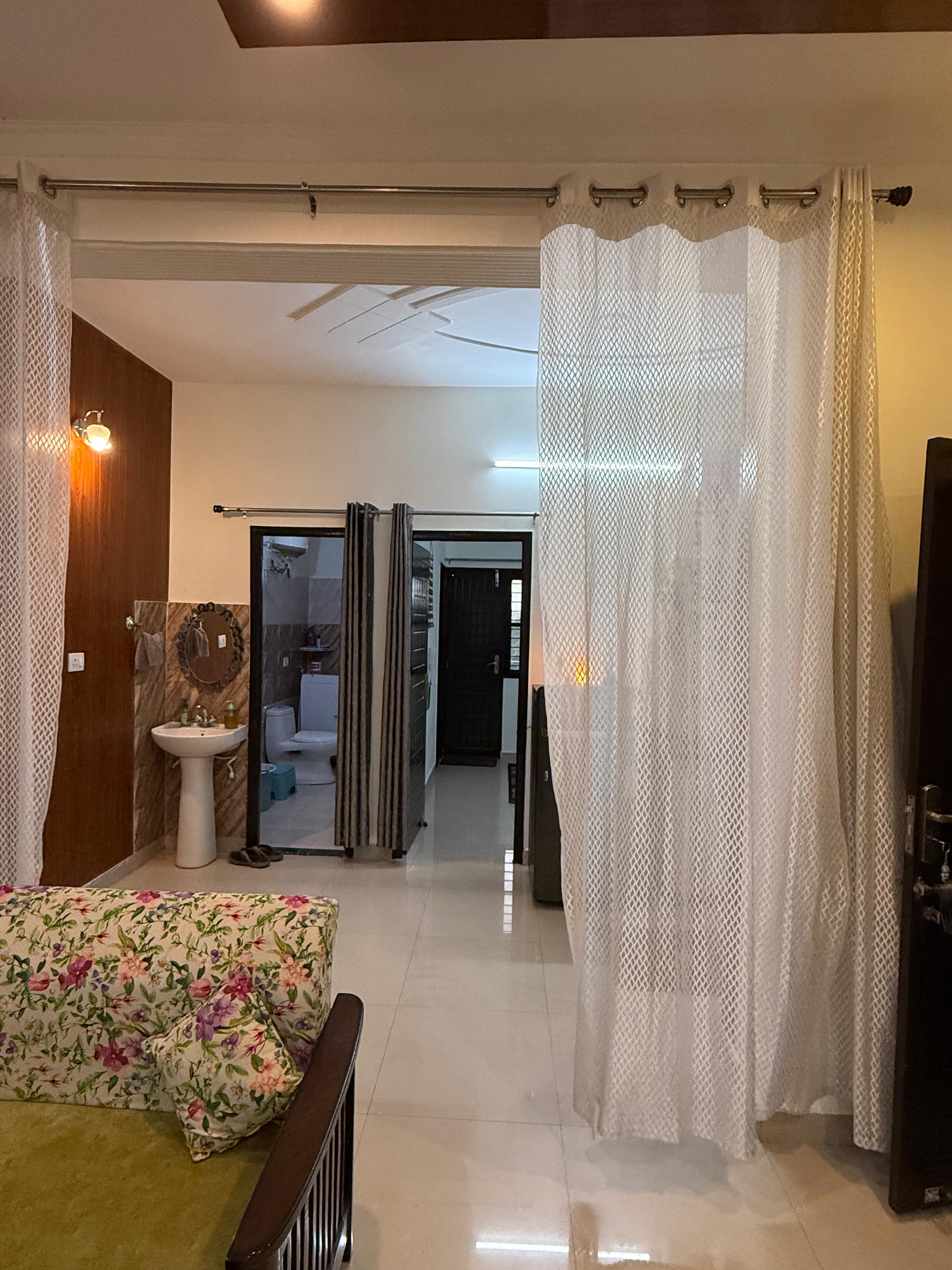 2 BHK Builder Floor For Rent in Jakhan