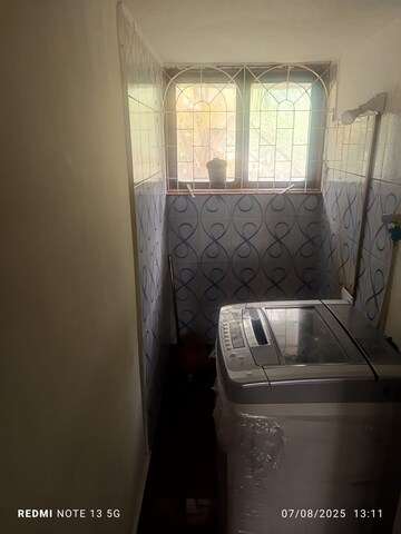 Attached Bathroom in 2 BHK Apartment at Andheri East – for Rent