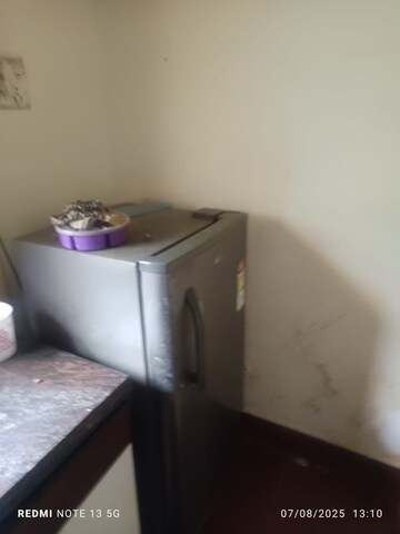 Attached Bathroom in 2 BHK Apartment at Andheri East – for Rent