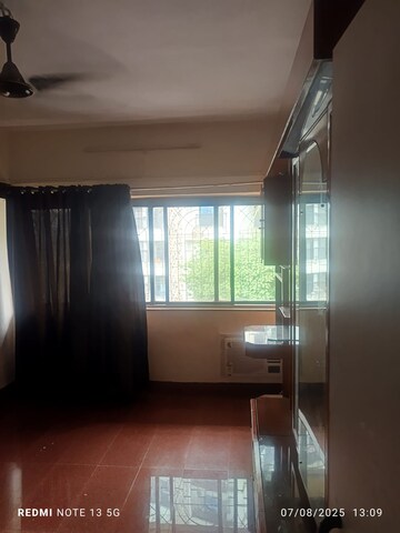 Room in 2 BHK Apartment at Andheri East – for Rent