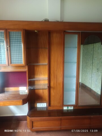 Room in 2 BHK Apartment at Andheri East – for Rent