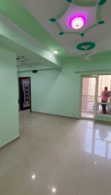 Room in Studio Apartment at Panchsheel Greens, Sector 16 Greater Noida – for Sale