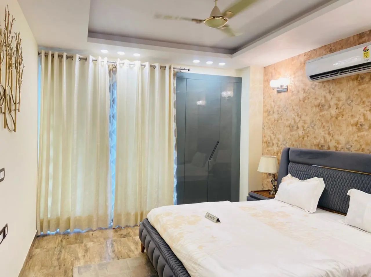 4 BHK + Servant Room 4500 Sq.Ft. Apartment in Ambience Island