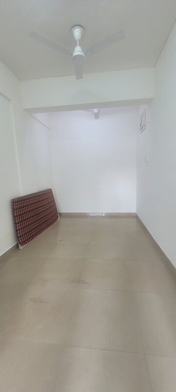 Room in  Office Space at Ansal Sushant Shopping Arcade, Sector 27 – for Rent