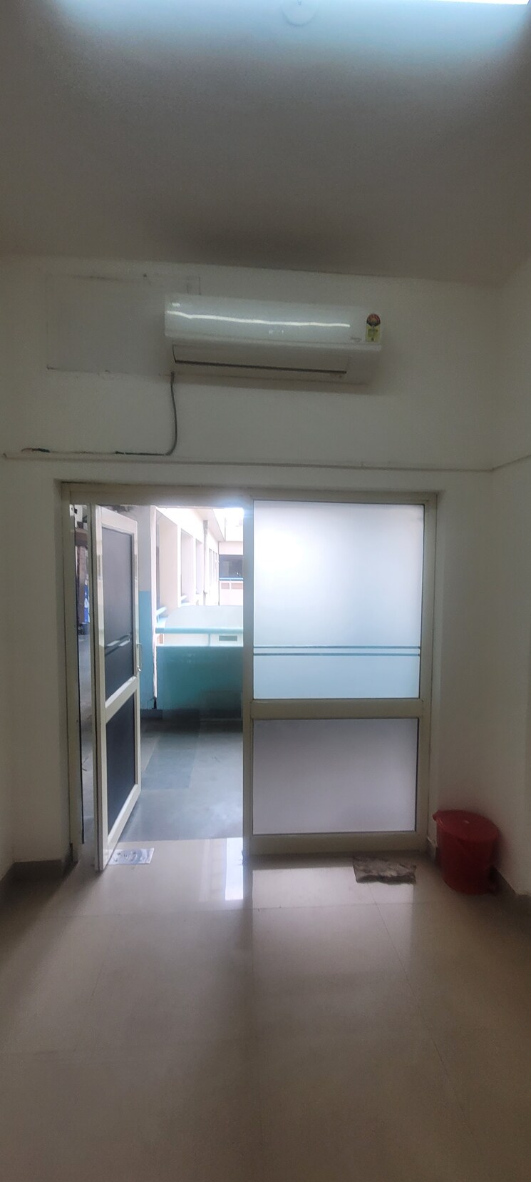 Room, ansal-sushant-shopping-arcade Commercial Office Space 225 Sq.Ft. In Sector 27 Gurgaon 9043467