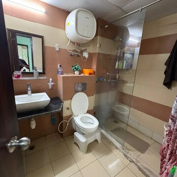 Team Area in 2 BHK Apartment at Kandivali West – for Rent