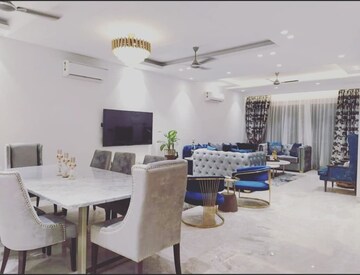 Living Room in 3.5 BHK Apartment at Ambience Island, Sector 24 – for Rent