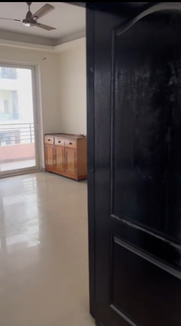 Room, puri-pranayam 3 Bedroom 1857 Sq.Ft. Apartment In Sector 82 Faridabad 9043464