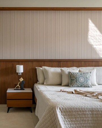 Bedroom in 3 BHK Apartment at Andheri West – for Rent