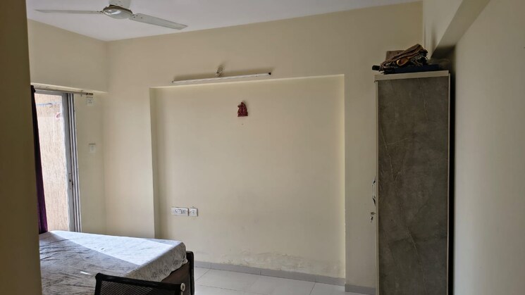 Room, tirupati-campus 3 Bedroom 1500 Sq.Ft. Apartment In Tingre Nagar Pune 9043481