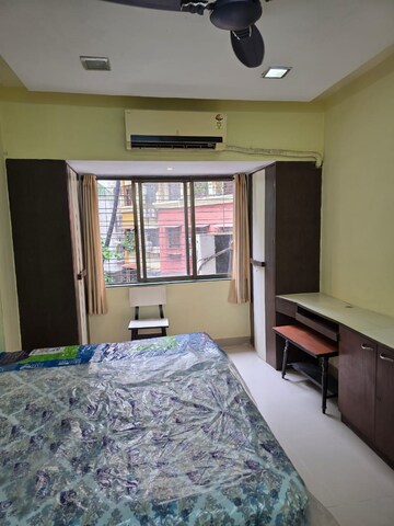 Bedroom in 2 BHK Apartment at Panom Park, Vile Parle East – for Rent