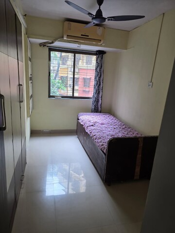 Bedroom in 2 BHK Apartment at Panom Park, Vile Parle East – for Rent