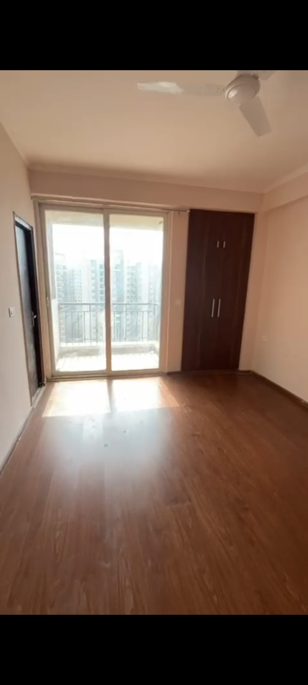 3 BHK Apartment For Sale in Amrapali Golf Homes