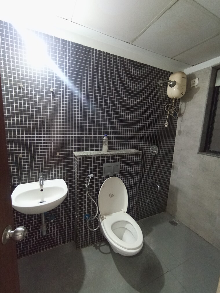 Attached Bathroom, lodha-palava-downtown 2 Bedroom 717 Sq.Ft. Apartment In Dombivli East Thane 9043525