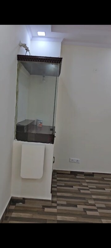 Furnished Amenities in 2 BHK Builder Floor at Lajpat Nagar – for Rent