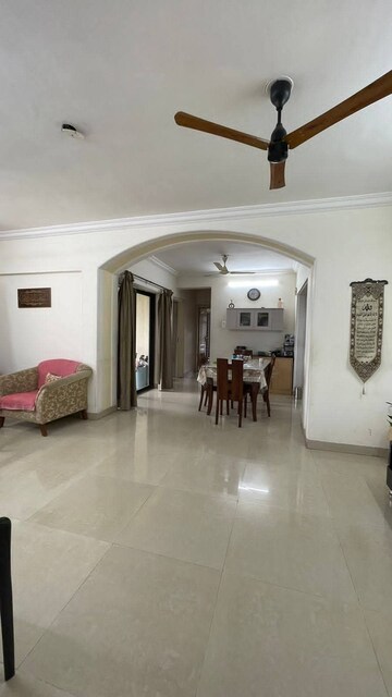 Parking in 2 BHK Apartment at Andheri West – for Rent