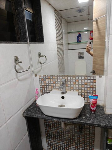 Bathroom in 1 BHK Apartment at Andheri West – for Rent