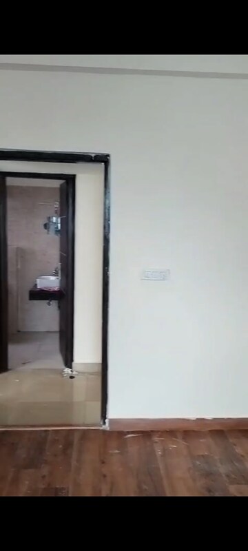 Room in 2.5 BHK Apartment at Sikka Karnam Greens, Sector 143b – for Rent