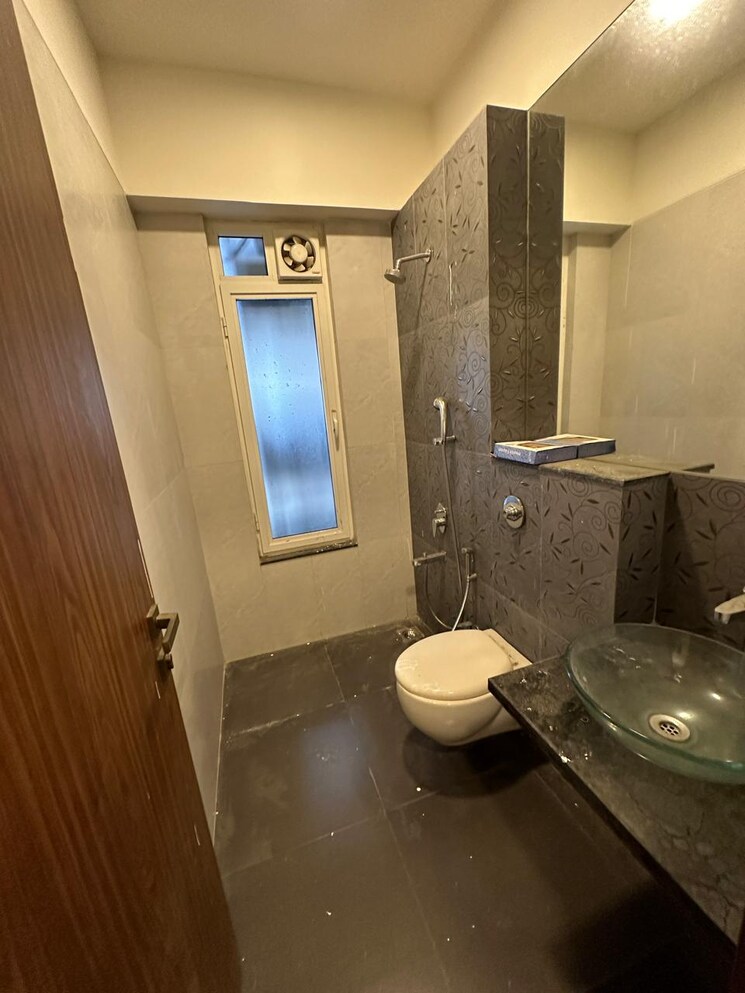 Bathroom, omkar-alta-monte 2 Bedroom 1437 Sq.Ft. Apartment In Malad East Mumbai 9043837