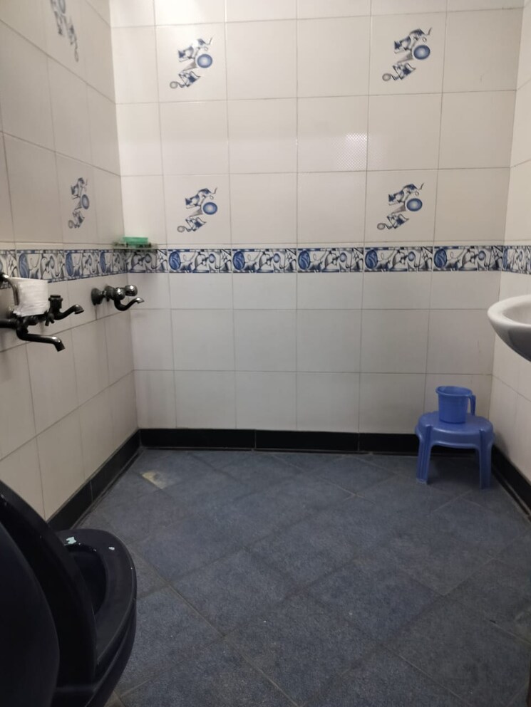 Bathroom, sector 19 2 Bedroom 112 Sq.Yd. Villa In Sector 19 Noida 9043921