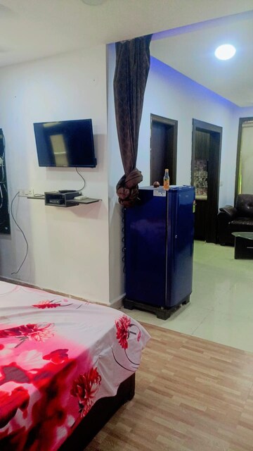 Bedroom in 1 BHK Builder Floor at Sector 40 – for Rent