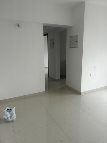 Room in 2 BHK Apartment at Lodha Downtown, Dombivli East – for Rent