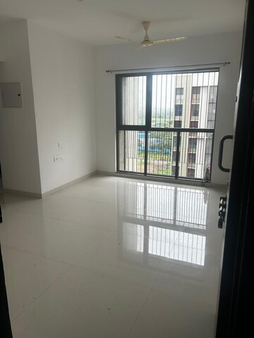 2 BHK Apartment For Rent in Lodha Downtown, Dombivli East
