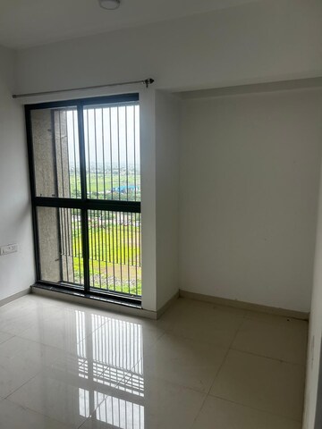 Room in 2 BHK Apartment at Lodha Downtown, Dombivli East – for Rent
