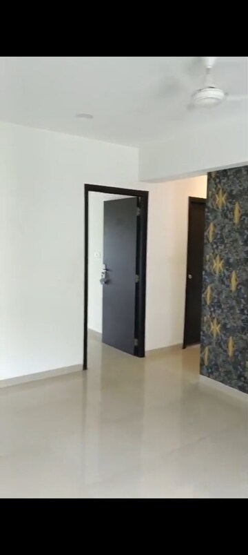 Room in 3 BHK Apartment at Suba Zircon, Andheri East – for Rent