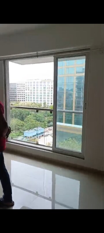 Room in 3 BHK Apartment at Suba Zircon, Andheri East – for Rent