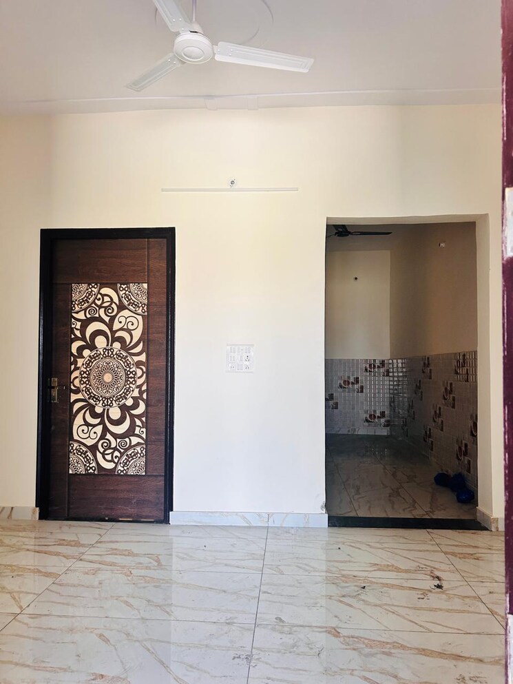 Room, partapur 3 Bedroom 112 Sq.Yd. Independent House In Partapur Meerut 9044002