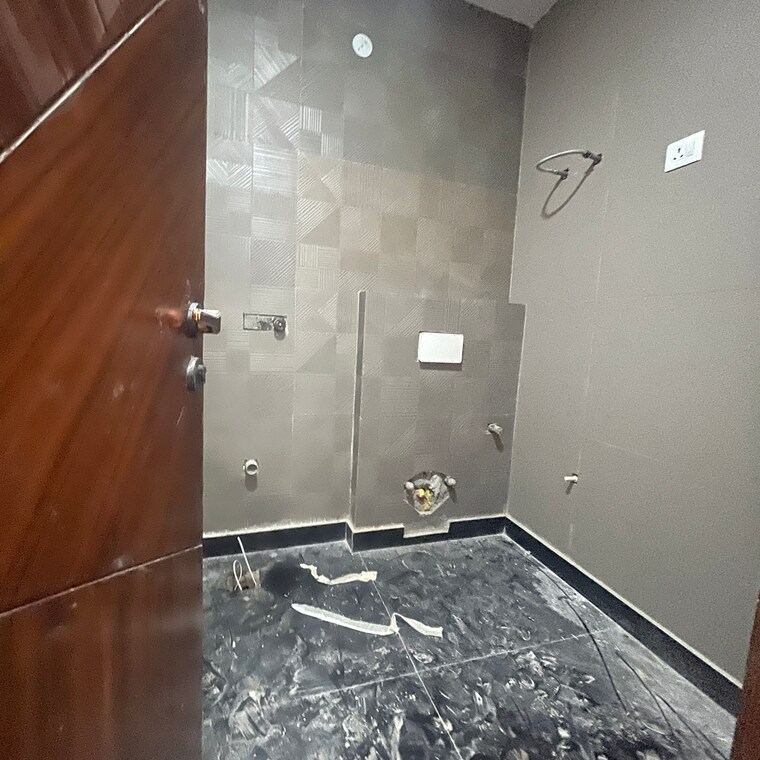 Bathroom, rohini sector 24 3 Bedroom 1100 Sq.Ft. Builder Floor In Rohini Sector 24 Delhi 9044090