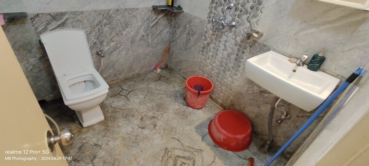 Bathroom, realtech-maya 3 Bedroom 1242 Sq.Ft. Apartment In Rajarhat Kolkata 9044164