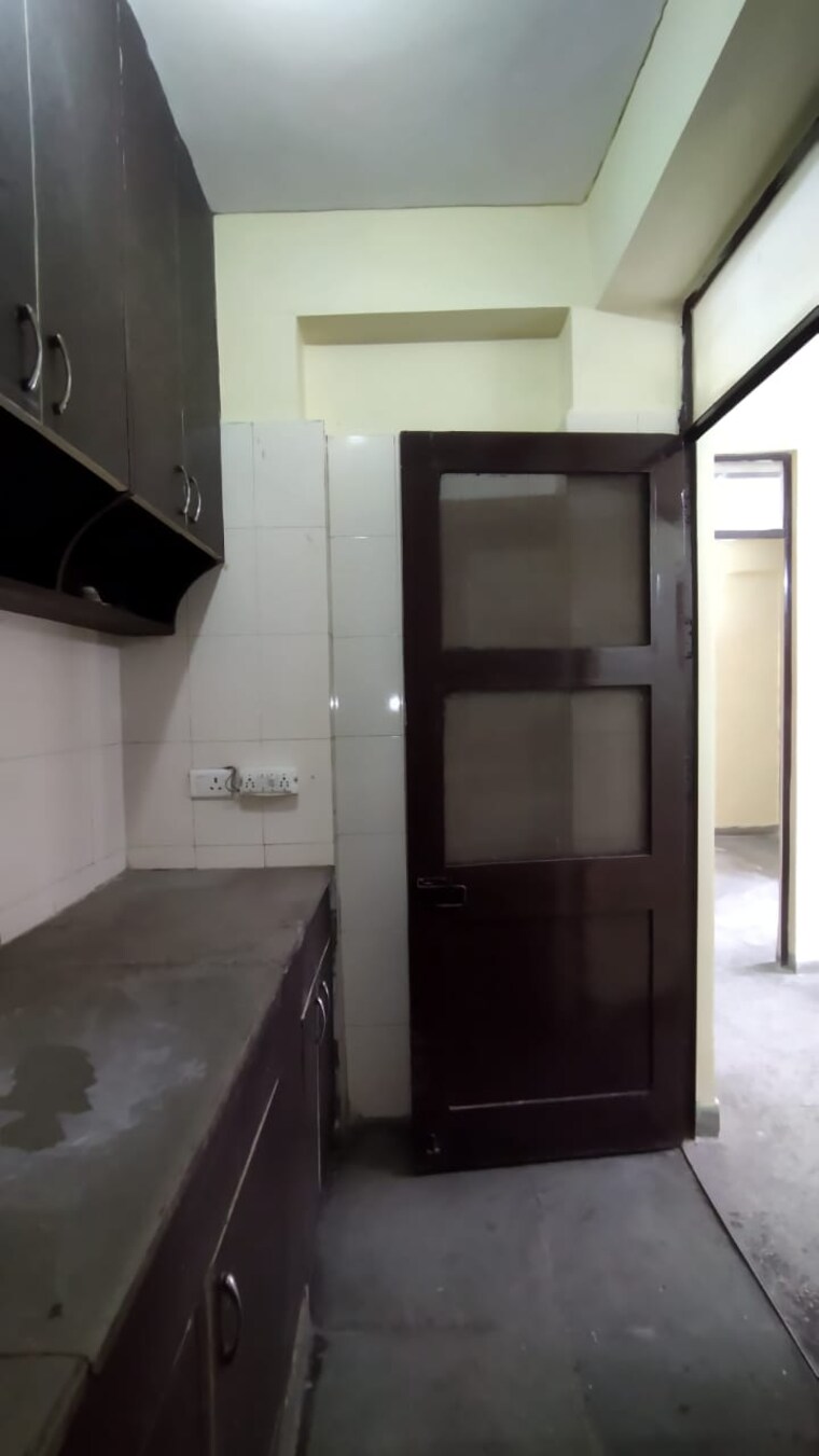Kitchen, sarita vihar 1 Bedroom 516 Sq.Ft. Apartment In Sarita Vihar Delhi 9044169