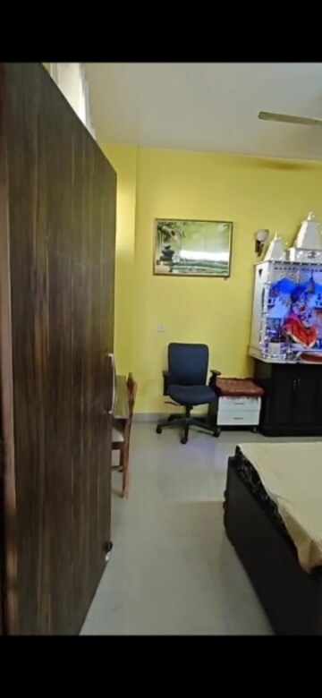 Furnished Amenities in 3.5 BHK Apartment at SRS Residency, Sector 88 – for Rent