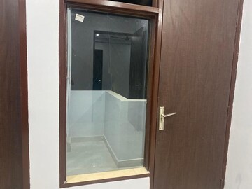 Room in 2 BHK Builder Floor at Sector 28 – for Rent