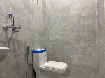 Bathroom in 2 BHK Builder Floor at Sector 28 – for Rent
