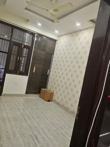 Team Area in 2 BHK Builder Floor at Niti Khand I – for Rent