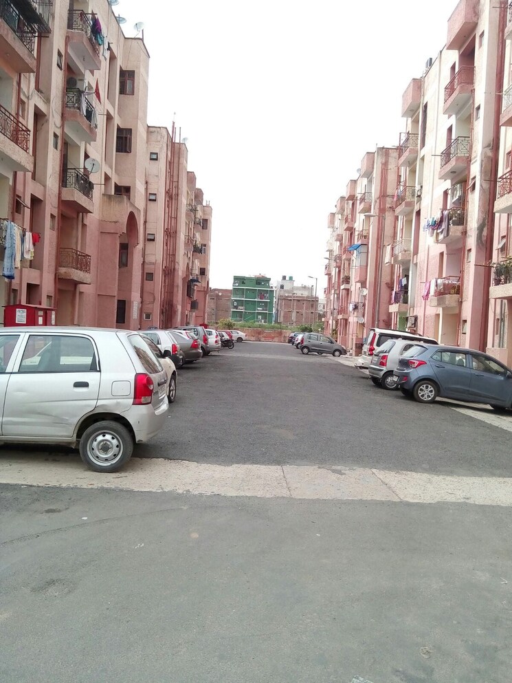  Parking, mohan park 1 Bedroom 516 Sq.Ft. Apartment In Mohan Park Delhi 9044207