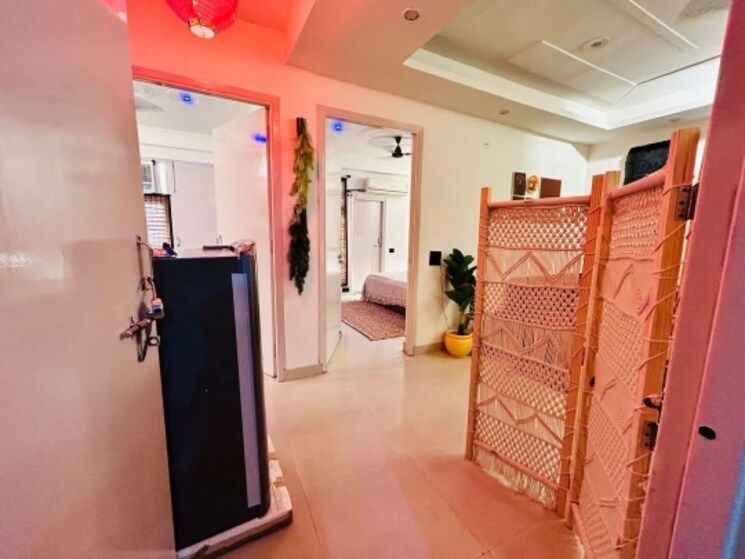 Room, freedom fighters enclave 2 Bedroom 1000 Sq.Ft. Apartment In Freedom Fighters Enclave Delhi 9044230