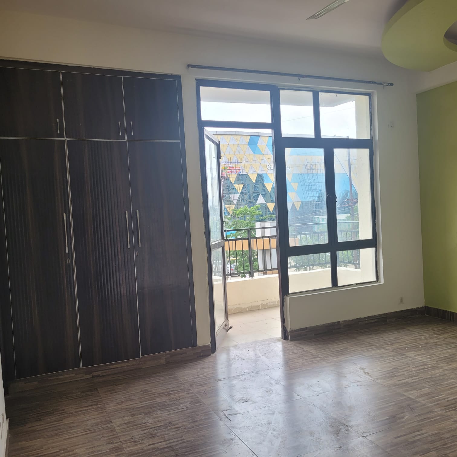 3 BHK 1700 Sq.Ft. Apartment in Bulland Heights